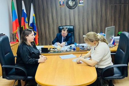 Подписано Трёхстороннее Соглашение между АДМИНИСТРАЦИЕЙ, УПРАВЛЕНИЕМ ОБРАЗОВАНИЯ И ГОРОДСКОЙ ОРГАНИЗАЦИЕЙ ПРОФСОЮЗА ОБРАЗОВАНИЯ 